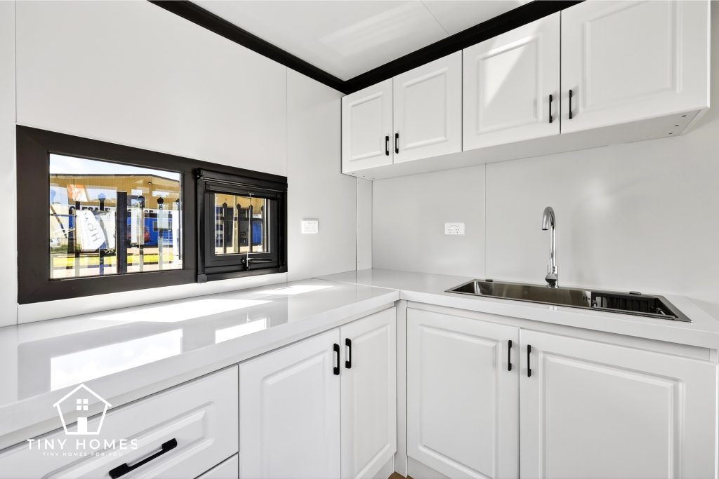 TH4U - Granny Flat panorama kitchen 2