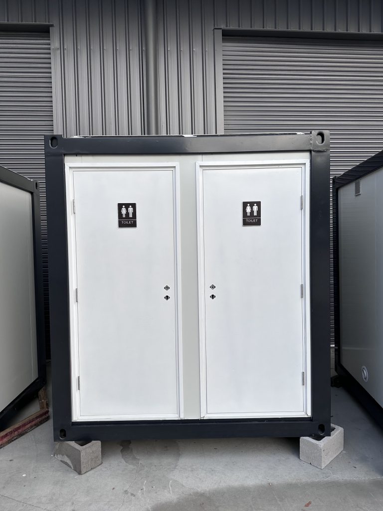 TH4U - Double toilet